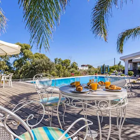 Marina Heights Villa Protarász